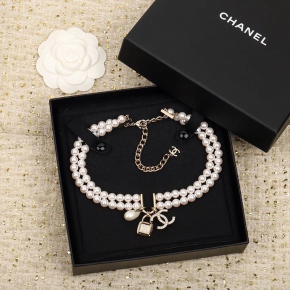 CHANEL Double Strand Pearl and Gold Necklace - Picture 3 of 6
